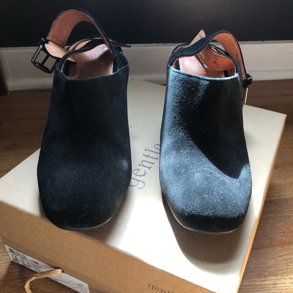 Gentle Souls black mule style block heel.